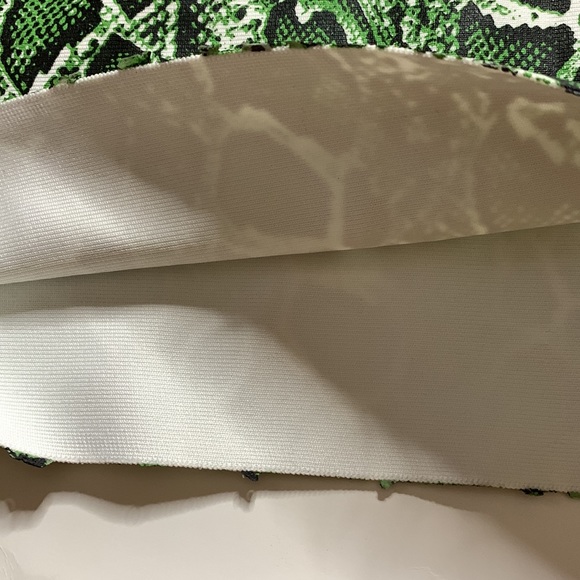 Shinestar Snake Print Mini Skirt Green, Size: M - Picture 3 of 7
